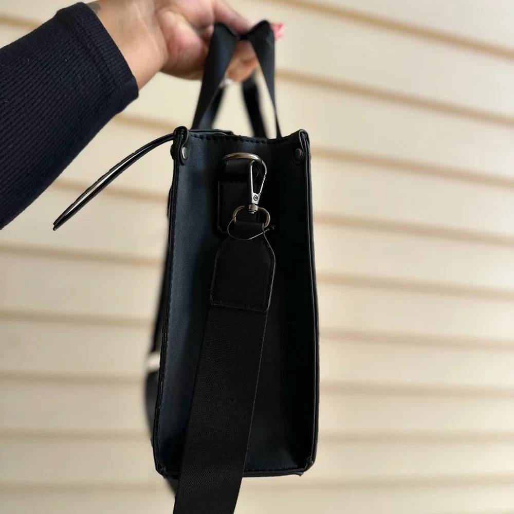 Ed hardy purse - Picture 2 of 3